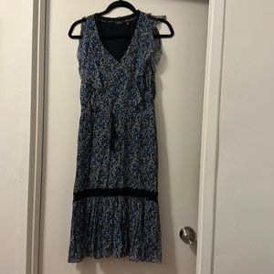Elie Tahari floral silk dress, sz XS, only worn a few times, excellent condition